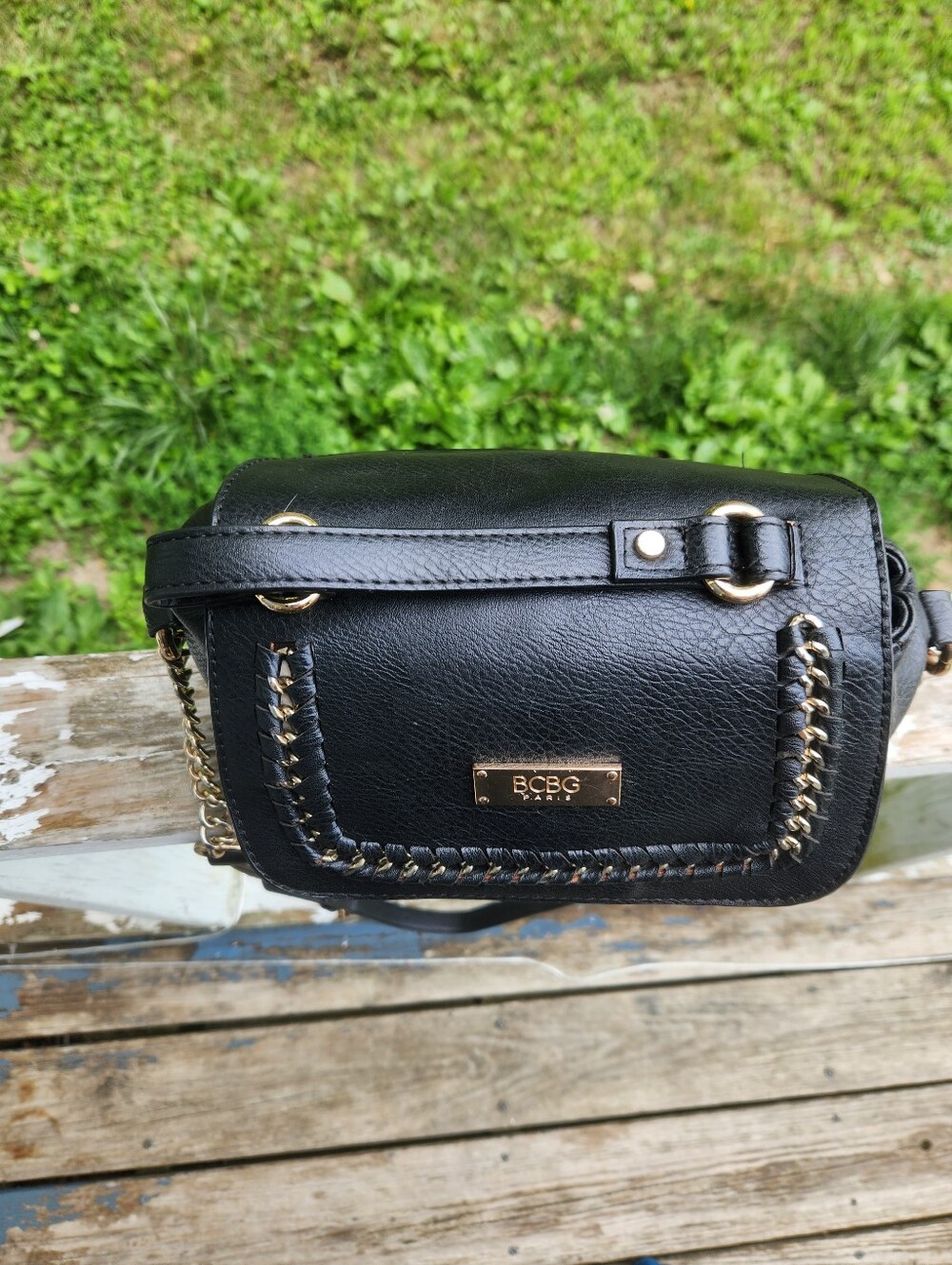 BCBG Paris Vintage Quilted Leather Crossbody with Tassel and Chain Trim EUC - Picture 7 of 12